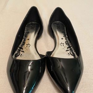 Never worn flat patented leather shoes 13w